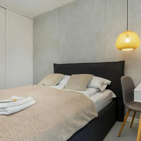 Baltic Elegance With Parking By Renters Prestige 公寓