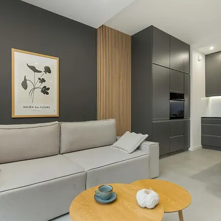 公寓 Baltic Elegance With Parking By Renters Prestige *